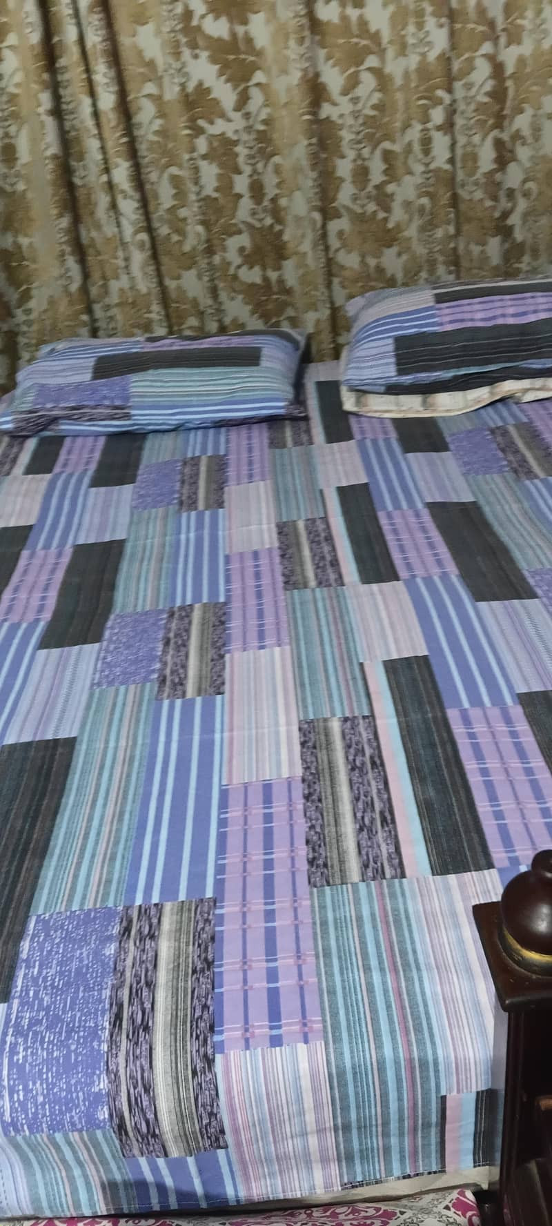 king size bed 0