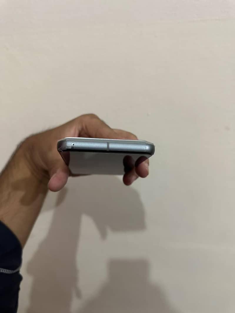 Google Pixel 8 2