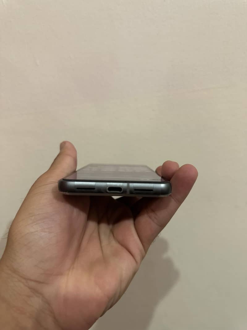 Google Pixel 8 4