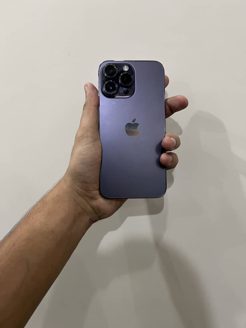 Apple iPhone 14 Pro Max 1