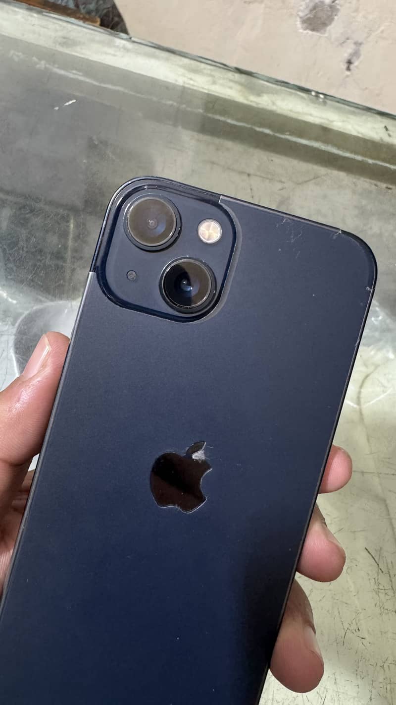 Apple iPhone 13 jv 0