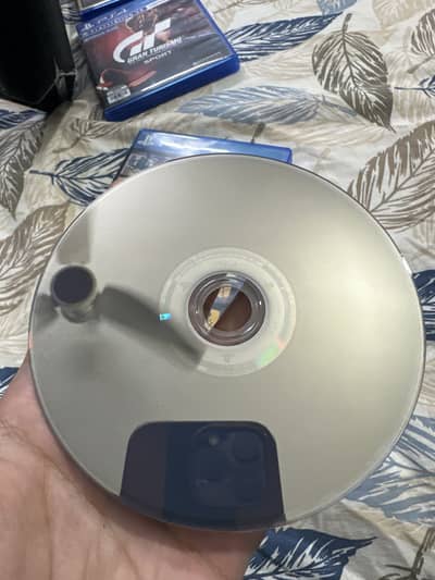 game GTA 5 cd slightly used