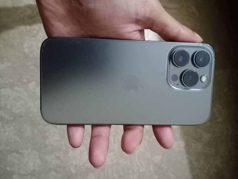 Apple iPhone 13 Pro 1