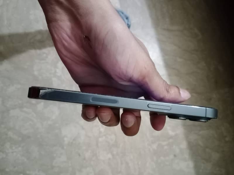 Apple iPhone 13 Pro 4