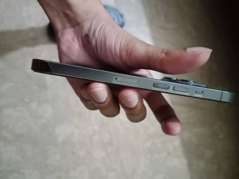 Apple iPhone 13 Pro 6