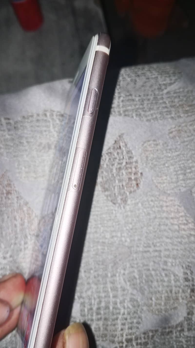 Apple iPhone 7 Plus 2