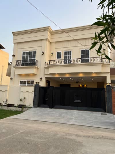 10 Marla Classic Elevation House for Sale Wapda Town, Multan