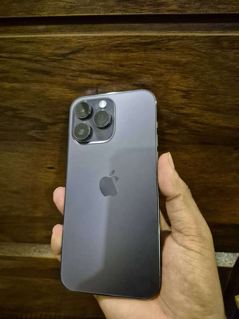 Apple iPhone 14 Pro Max 1