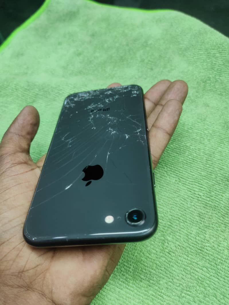 Apple iPhone 8 0