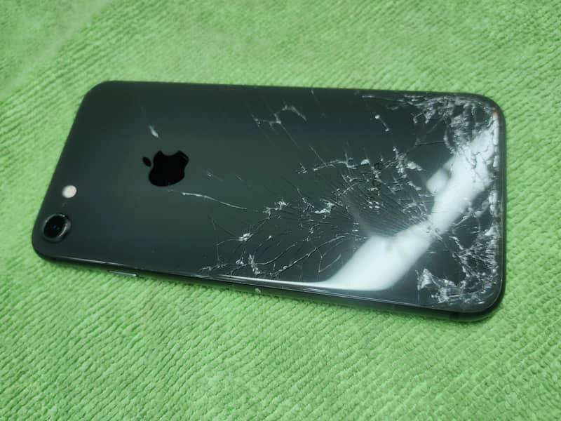 Apple iPhone 8 4