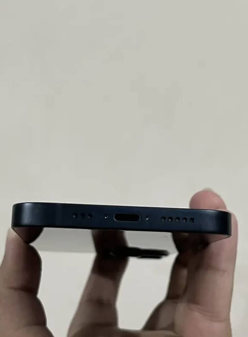 Apple iPhone 13 2
