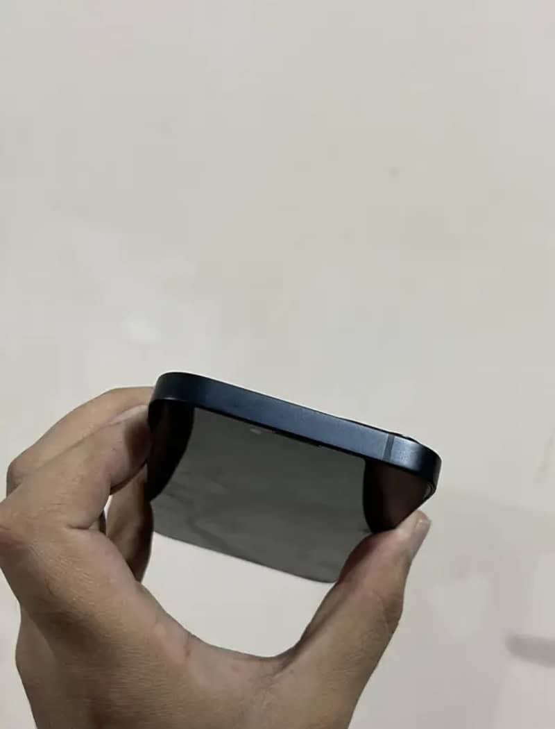 Apple iPhone 13 3