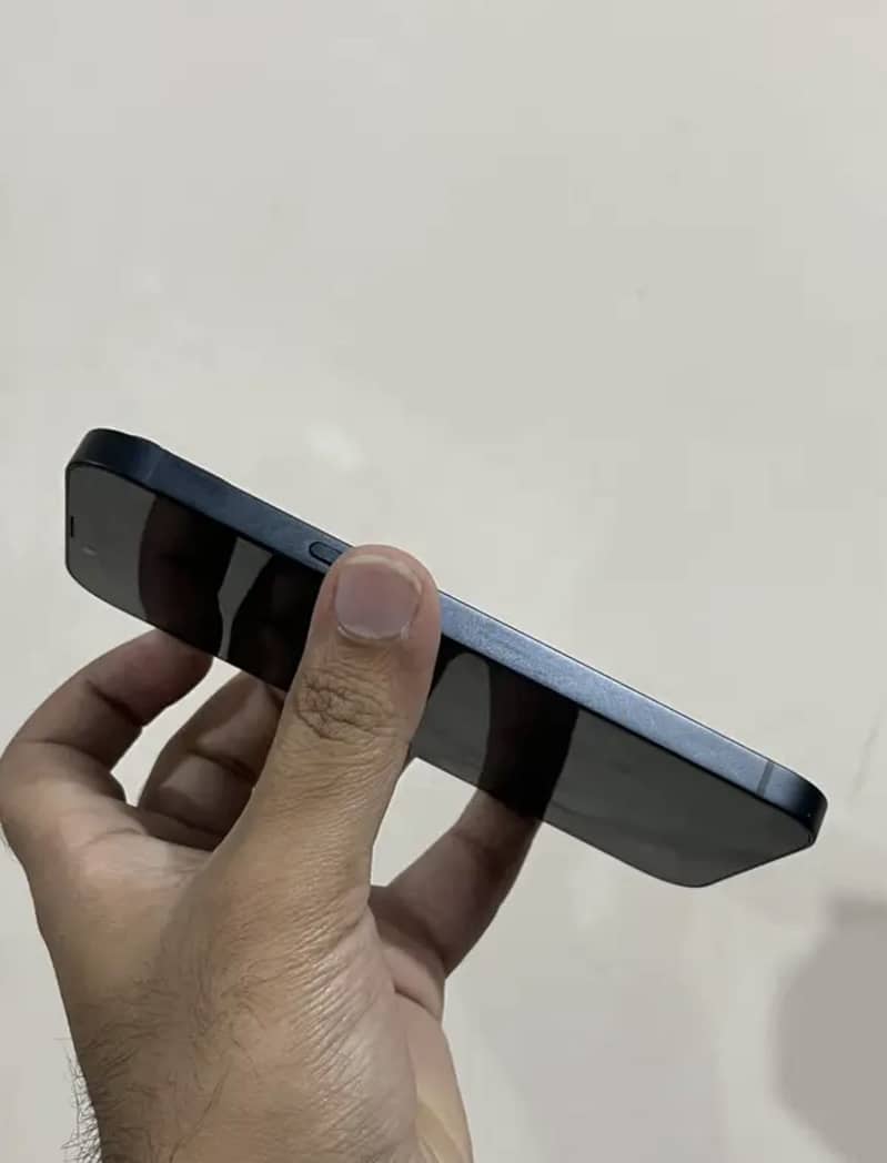 Apple iPhone 13 4