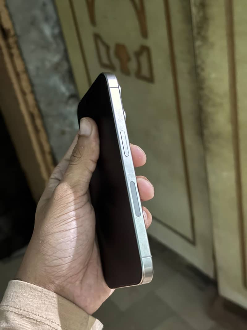 Apple iPhone 15 Pro 1