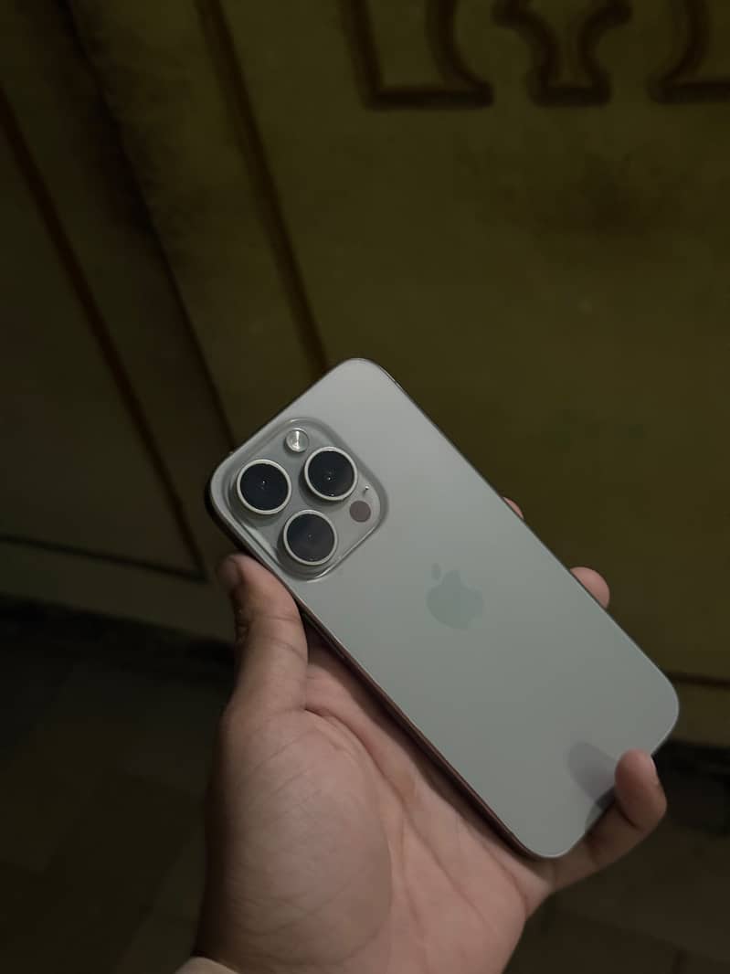 Apple iPhone 15 Pro 2