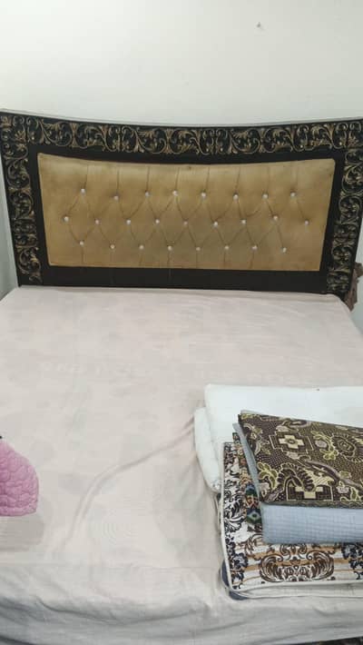double bed with metress