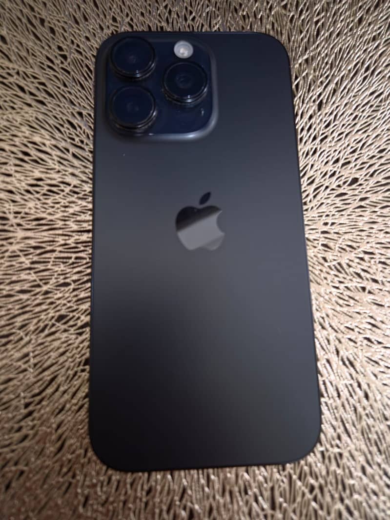 Apple iPhone 16 Pro 0