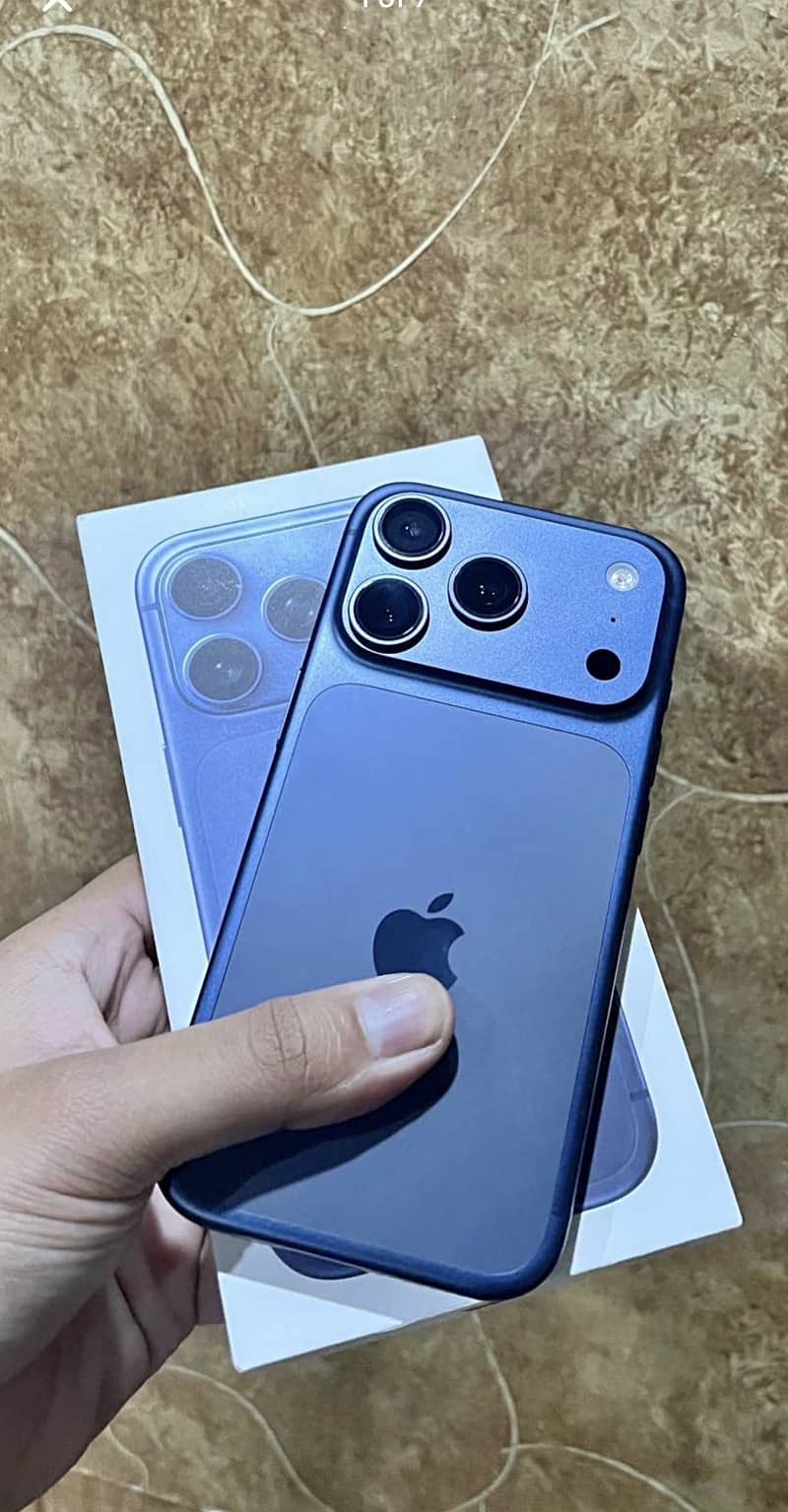 Apple iPhone 17 Pro Max 0