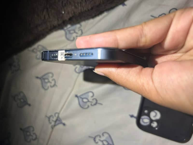 Apple iPhone 14 4