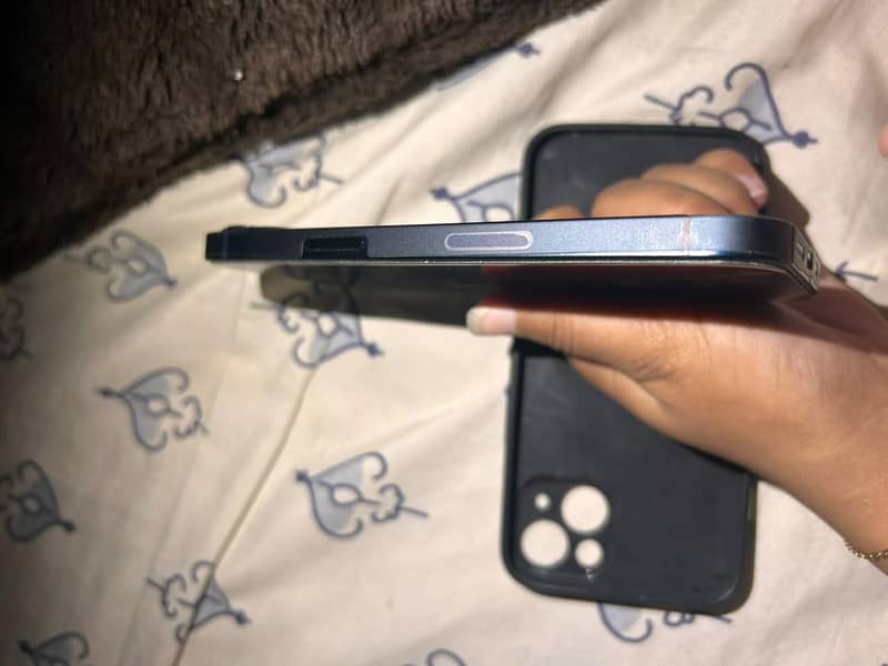 Apple iPhone 14 5