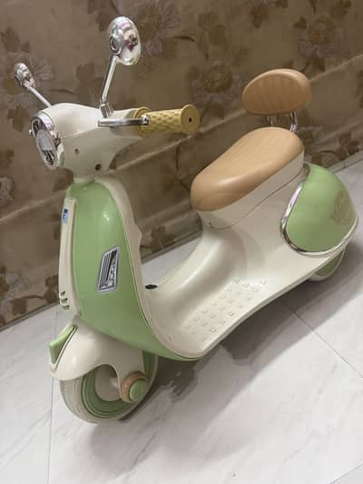 Kidz electric scooty