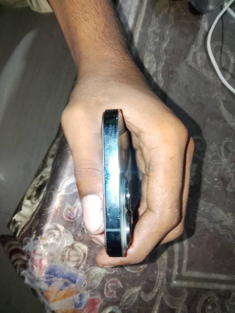 Apple iPhone 13 3