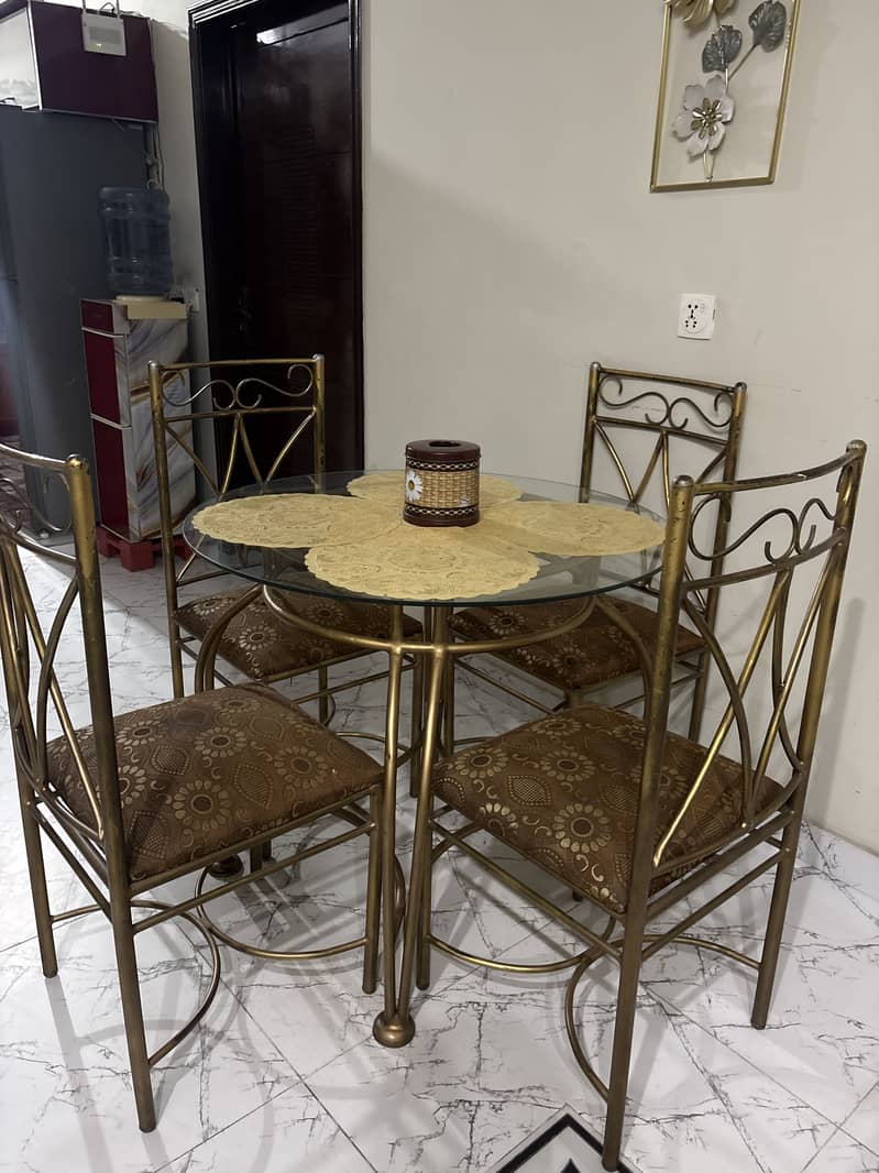 Dining Table 0
