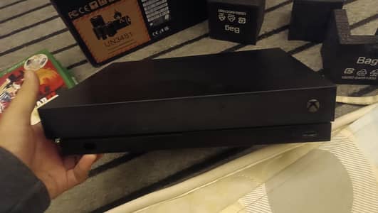 Xbox one x (read ad)