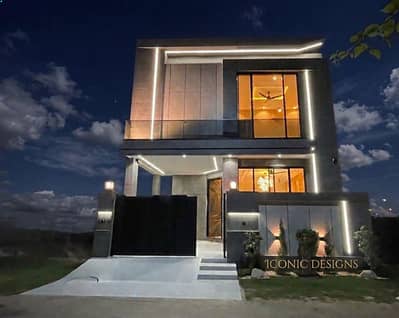 5 MARLA ELEGANT AND FULLY MAINTAINED BUNGALOW IS AVAILABLE IN THE BEST BLOCK OF DHA LAHORE.