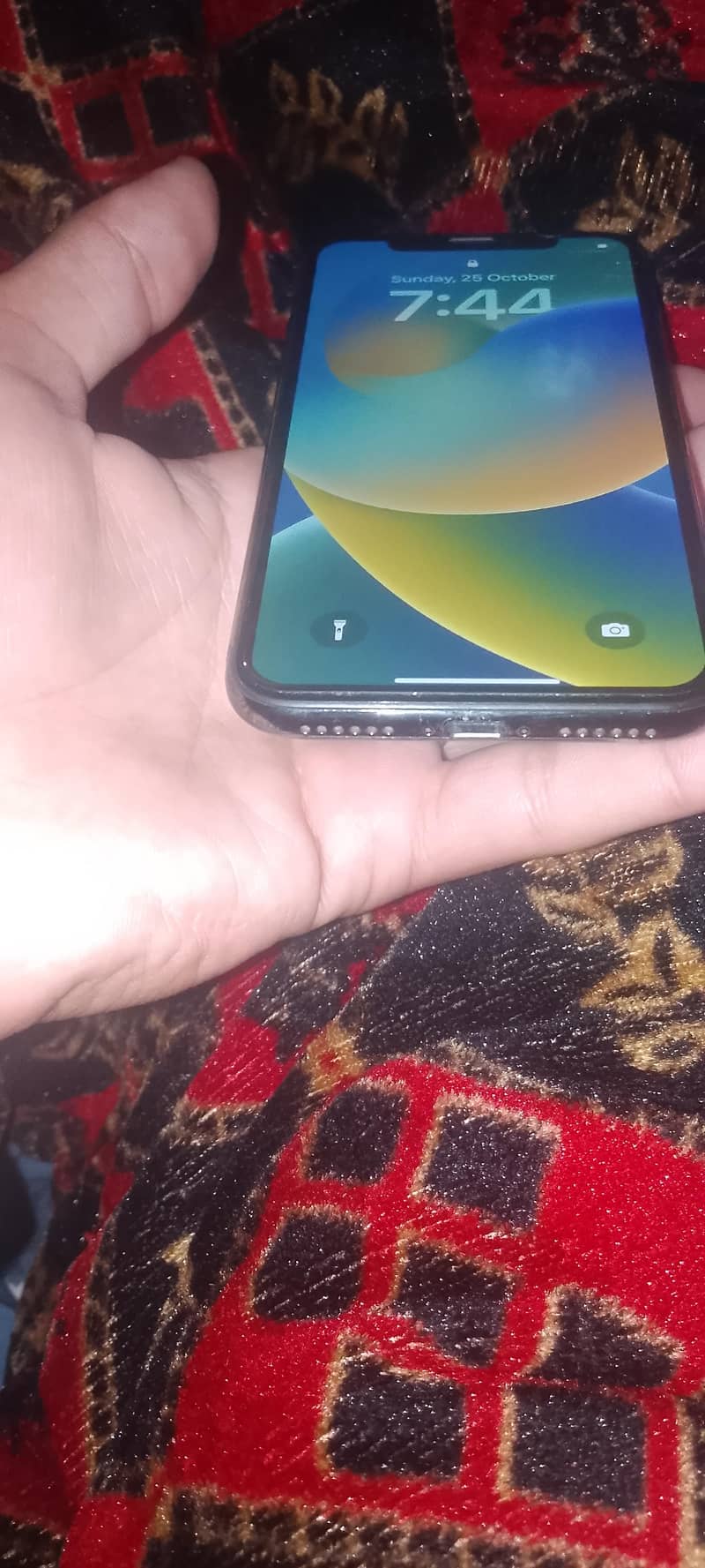 Apple iPhone X 4