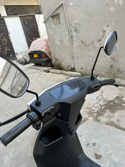 Scooty