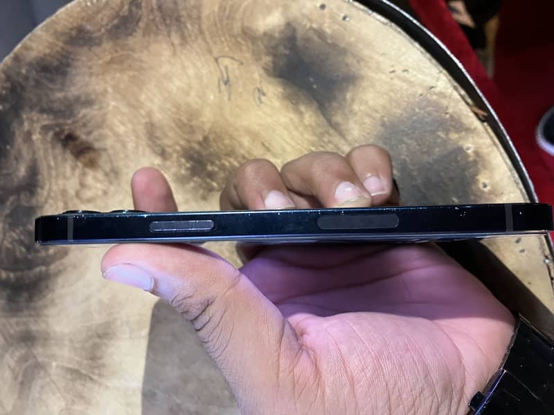 Apple iPhone 12 3