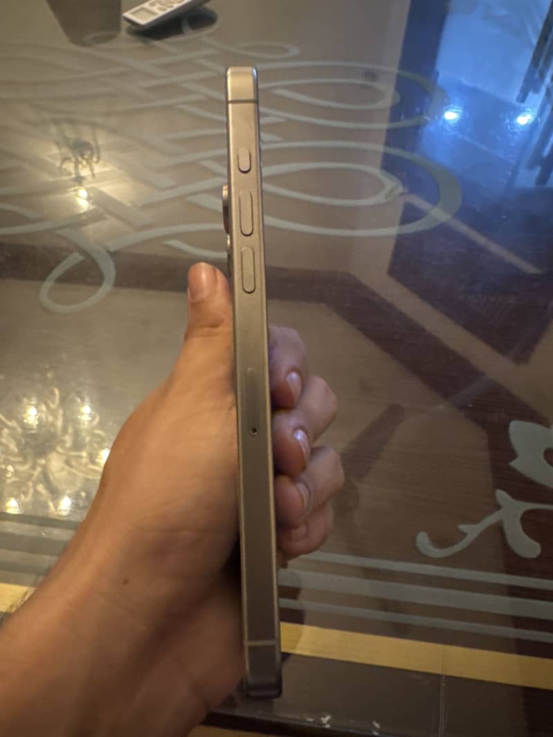 iPhone 15 Pro Max 1