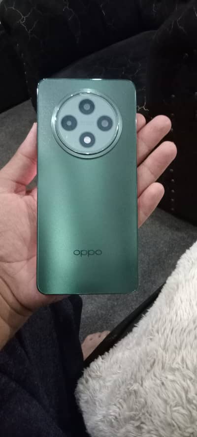 OPPO Reno12 F