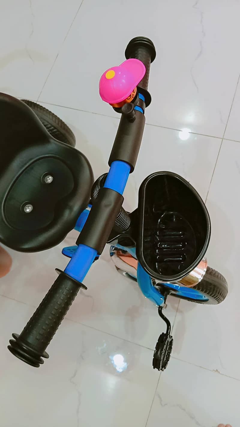 3 wheel cycle available 5