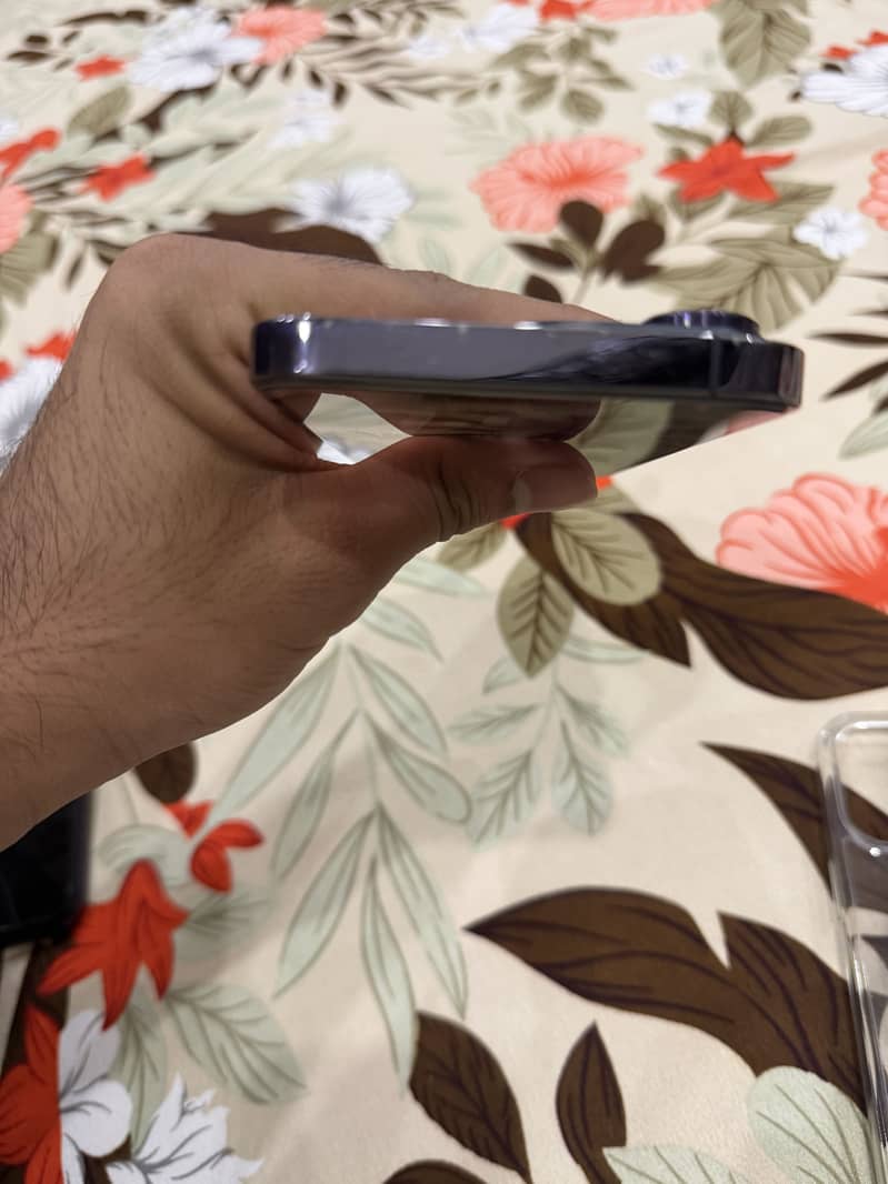 iPhone 14 Pro Max jv 5