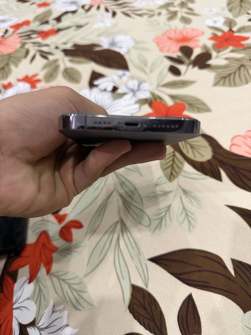 iPhone 14 Pro Max jv 6
