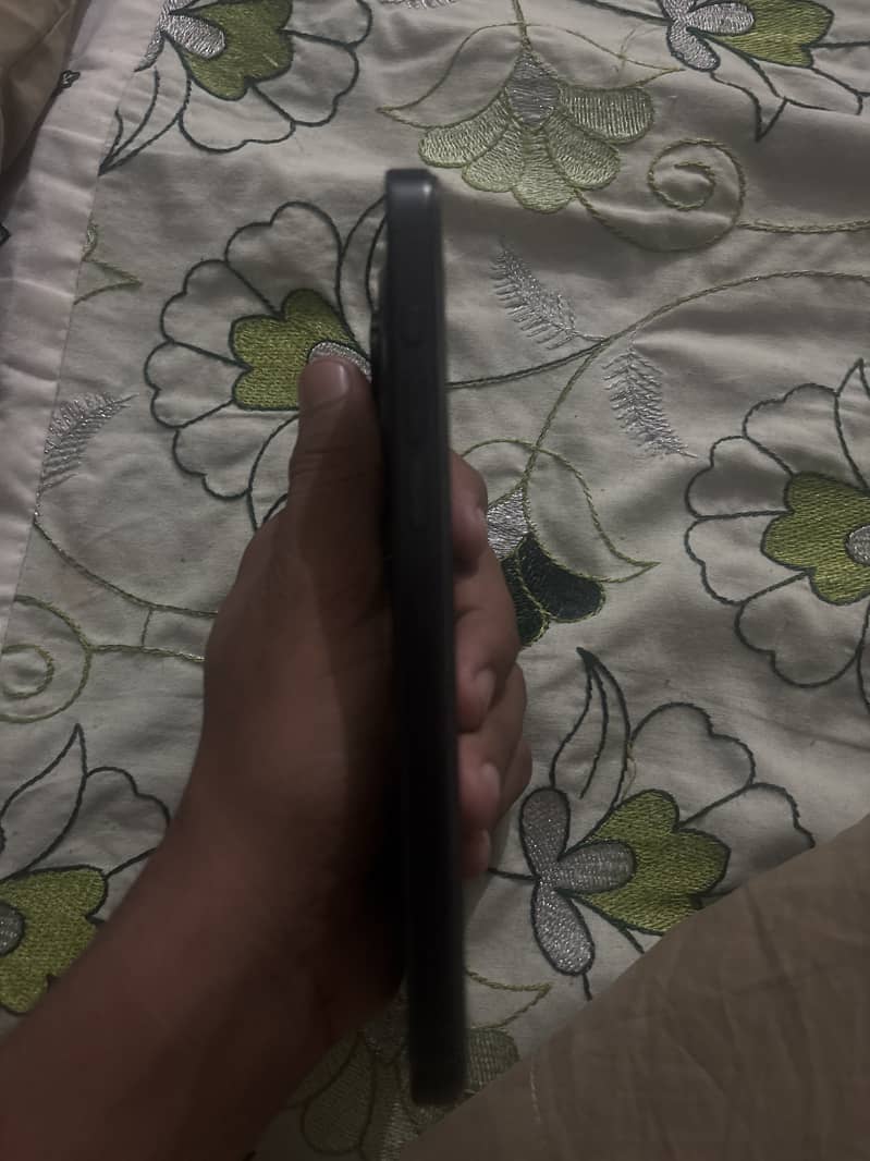 Apple iPhone 15 Pro Max 1