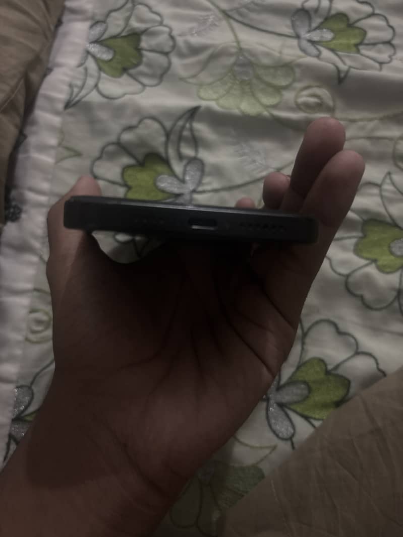 Apple iPhone 15 Pro Max 2