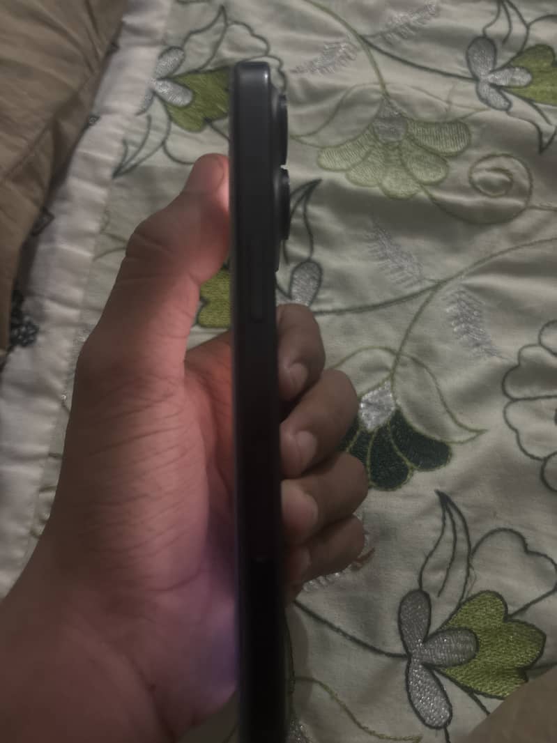 Apple iPhone 15 Pro Max 3