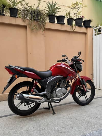 Suzuki GSX 125 - Model 2022