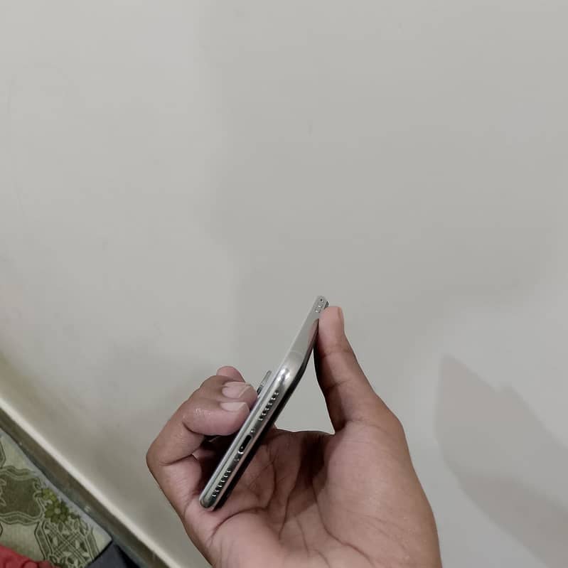 iPhone X 3