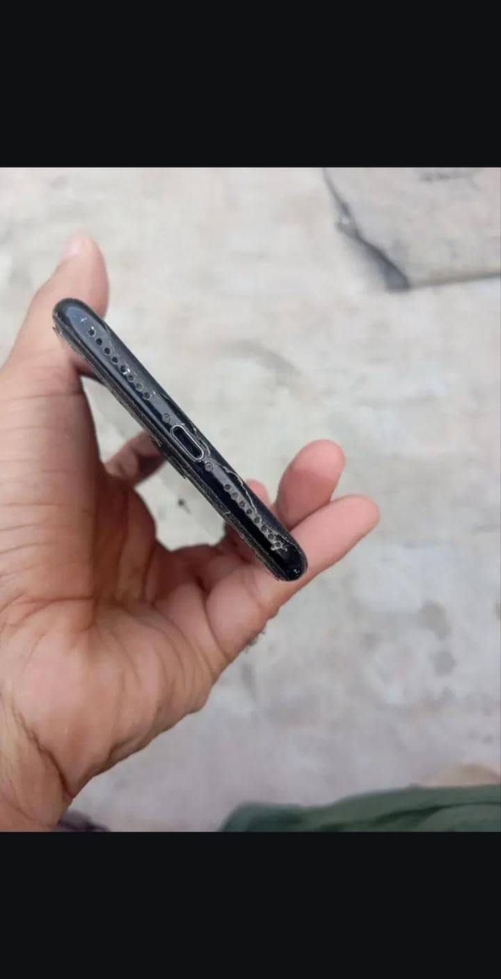 Apple iPhone 7 Plus 2