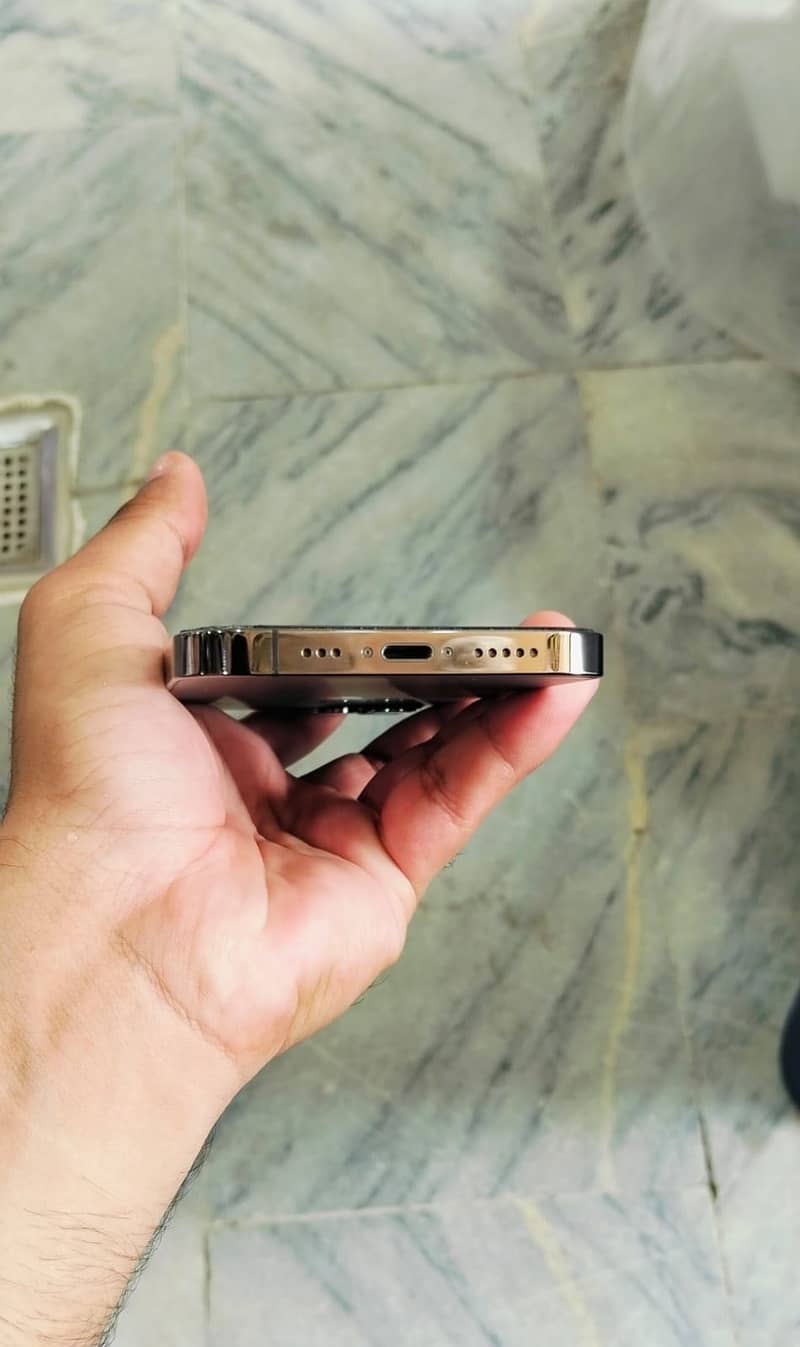 Apple iPhone 12 Pro 4