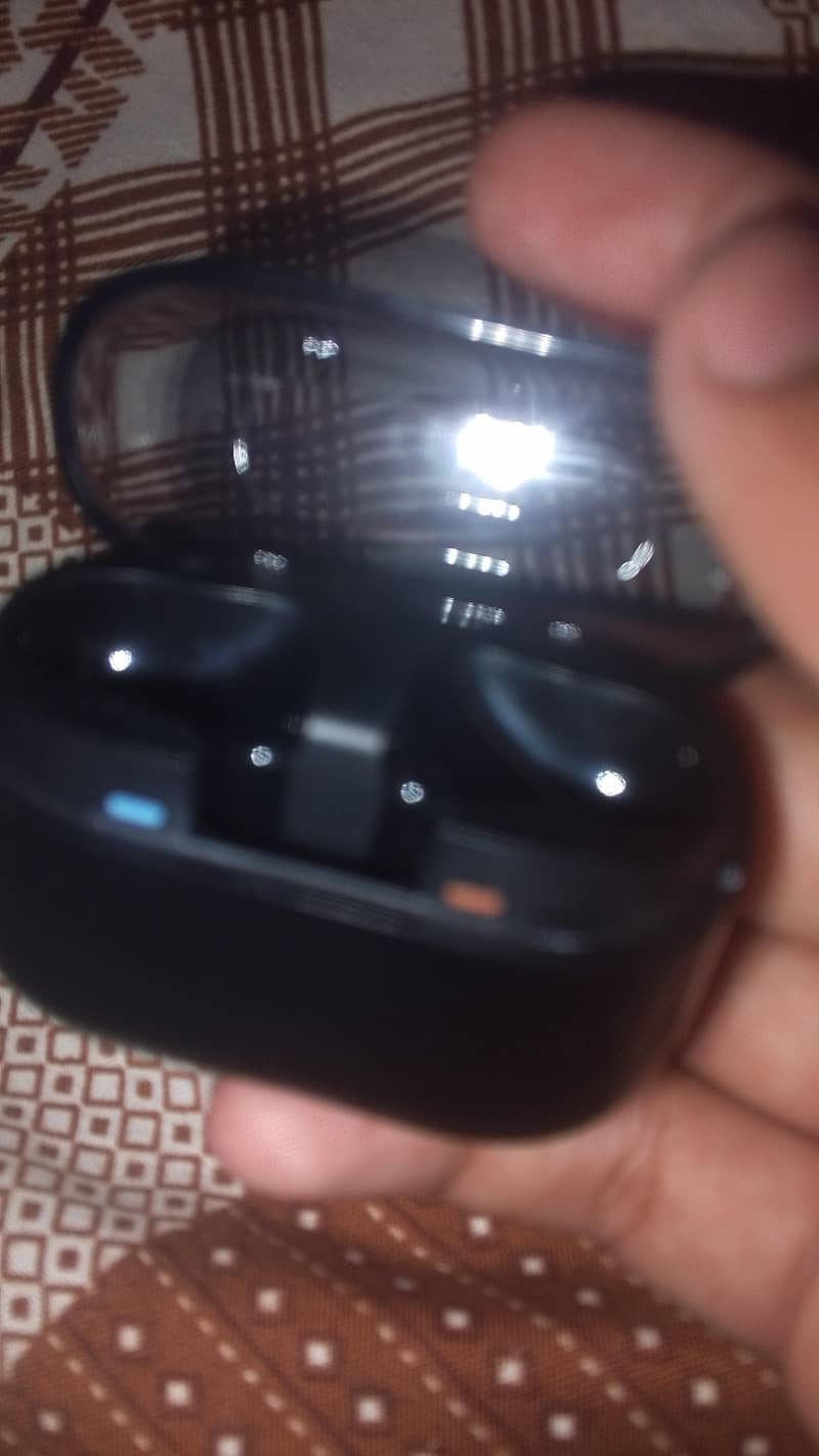 Earbuds 1