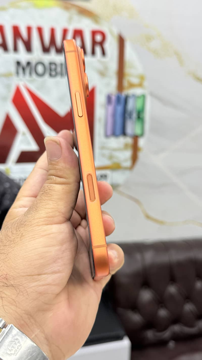 Apple iPhone 17 Pro Max 4