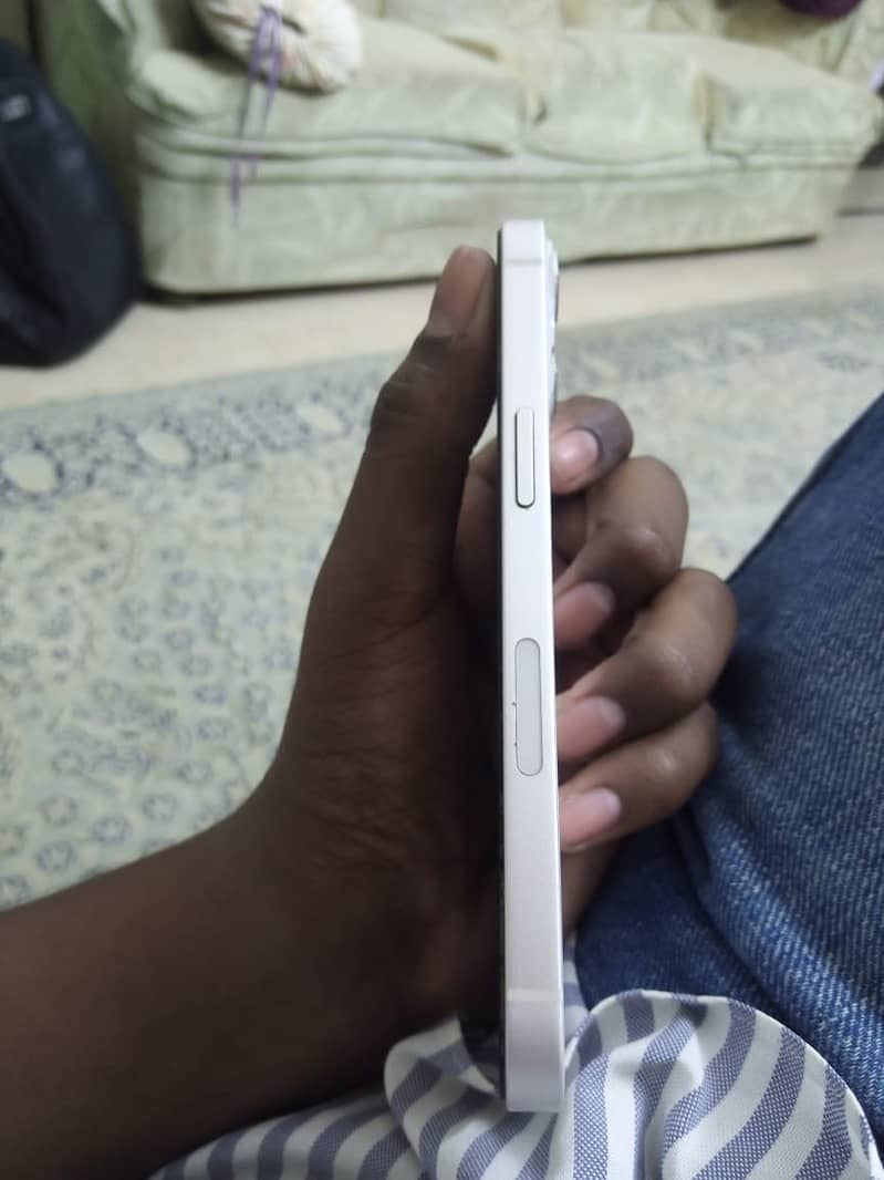 Apple iPhone 13 3