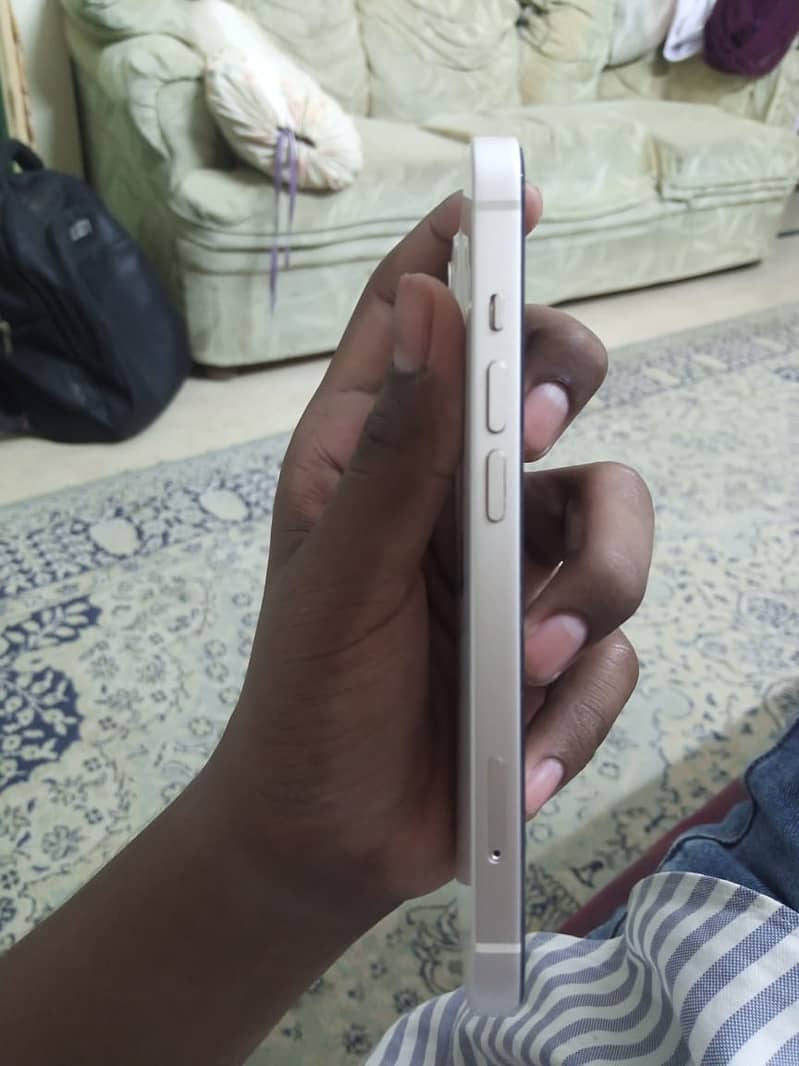 Apple iPhone 13 5