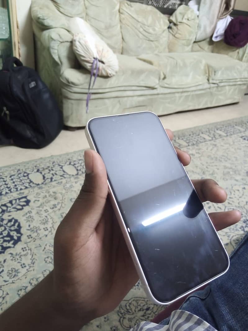 Apple iPhone 13 6