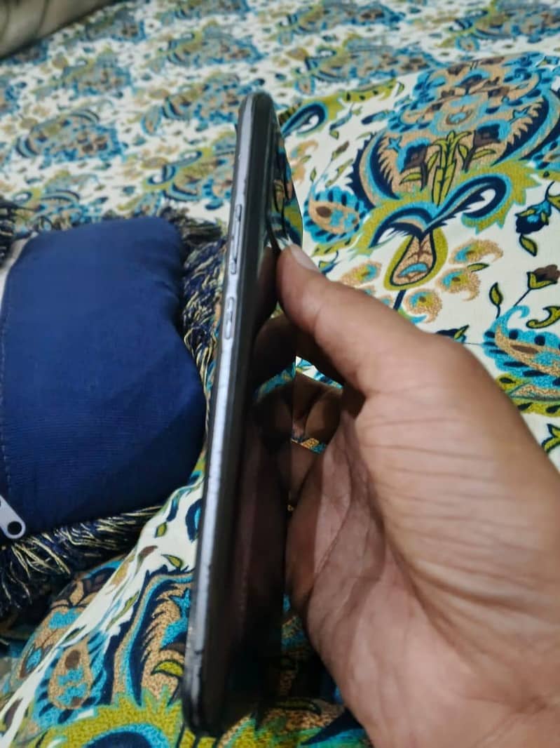 Realme 8 read Ad first 4